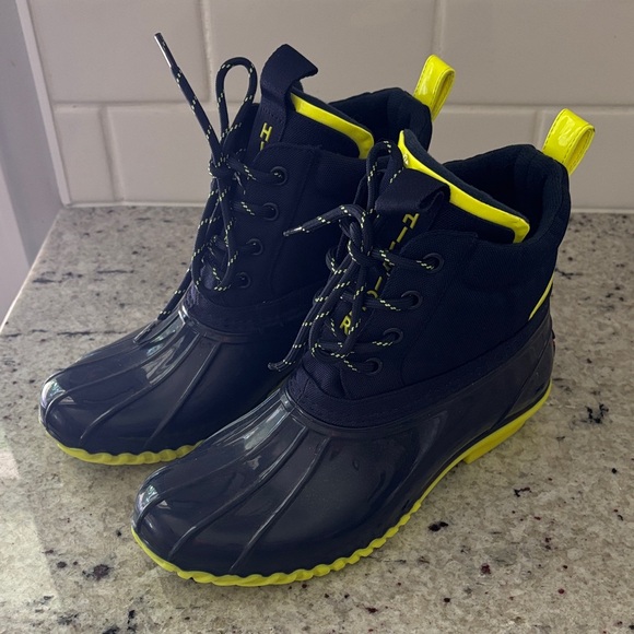 Tommy Hilfiger Shoes - Tommy Hilfiger women’s duck boots